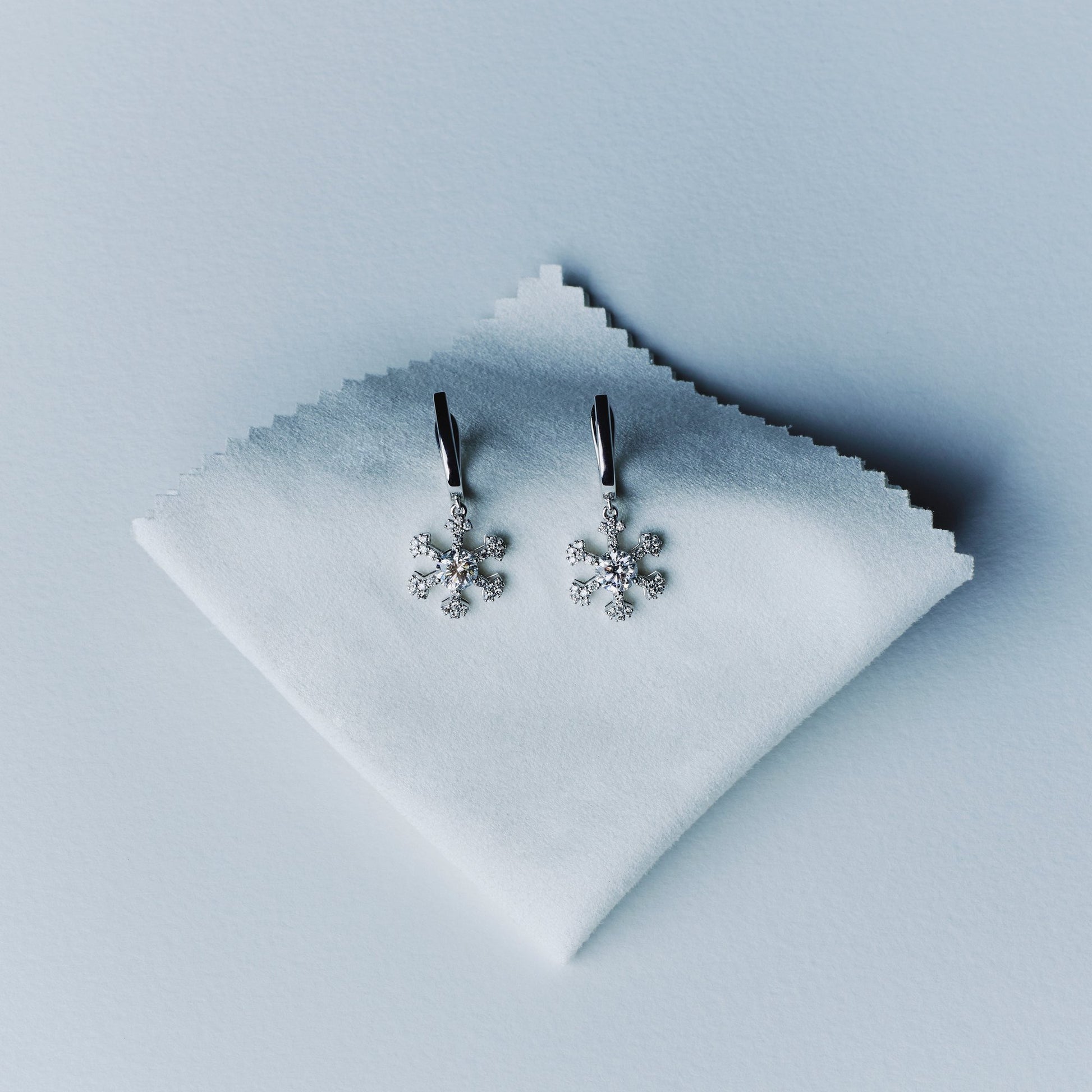 Rudin_Jewels_Olympics_White_Gold_Diamond_Earrings_4